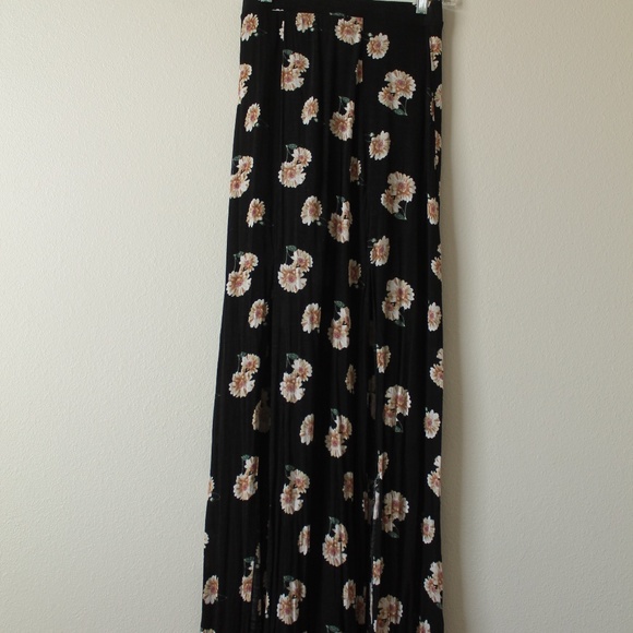 Black Floral Maxi Skirt - Picture 1 of 3